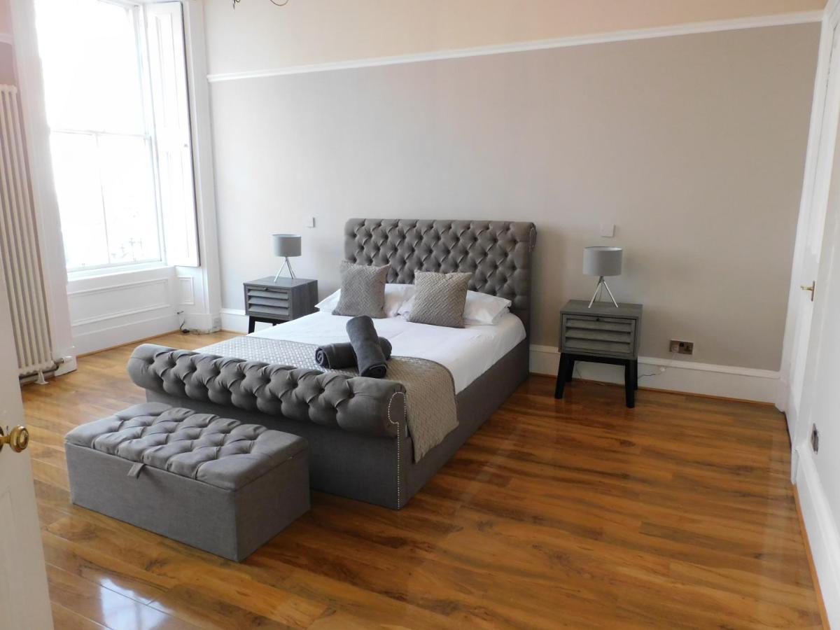 West End - Stunning, Spacious, 3 Bedroom, Main Door Flat With Private Parking Glasgow Extérieur photo