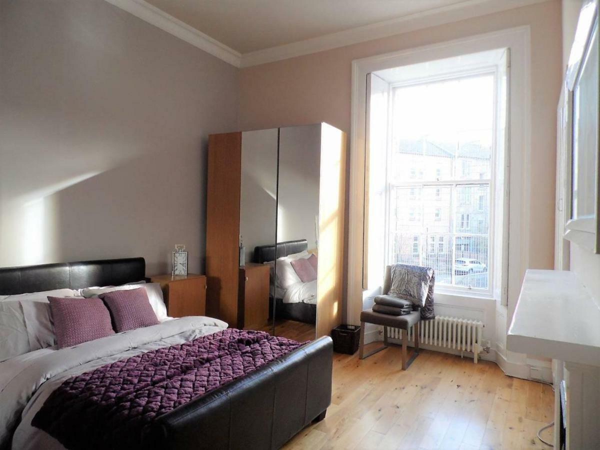 West End - Stunning, Spacious, 3 Bedroom, Main Door Flat With Private Parking Glasgow Extérieur photo