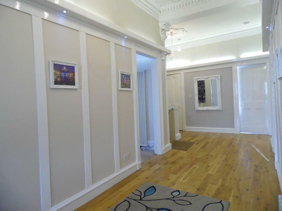 West End - Stunning, Spacious, 3 Bedroom, Main Door Flat With Private Parking Glasgow Extérieur photo